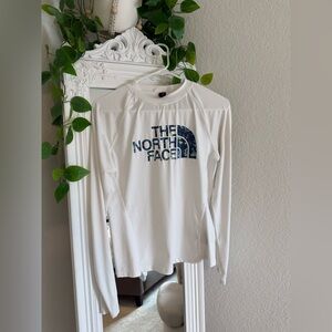 The North Face women’s outdoor sun shirt - medium